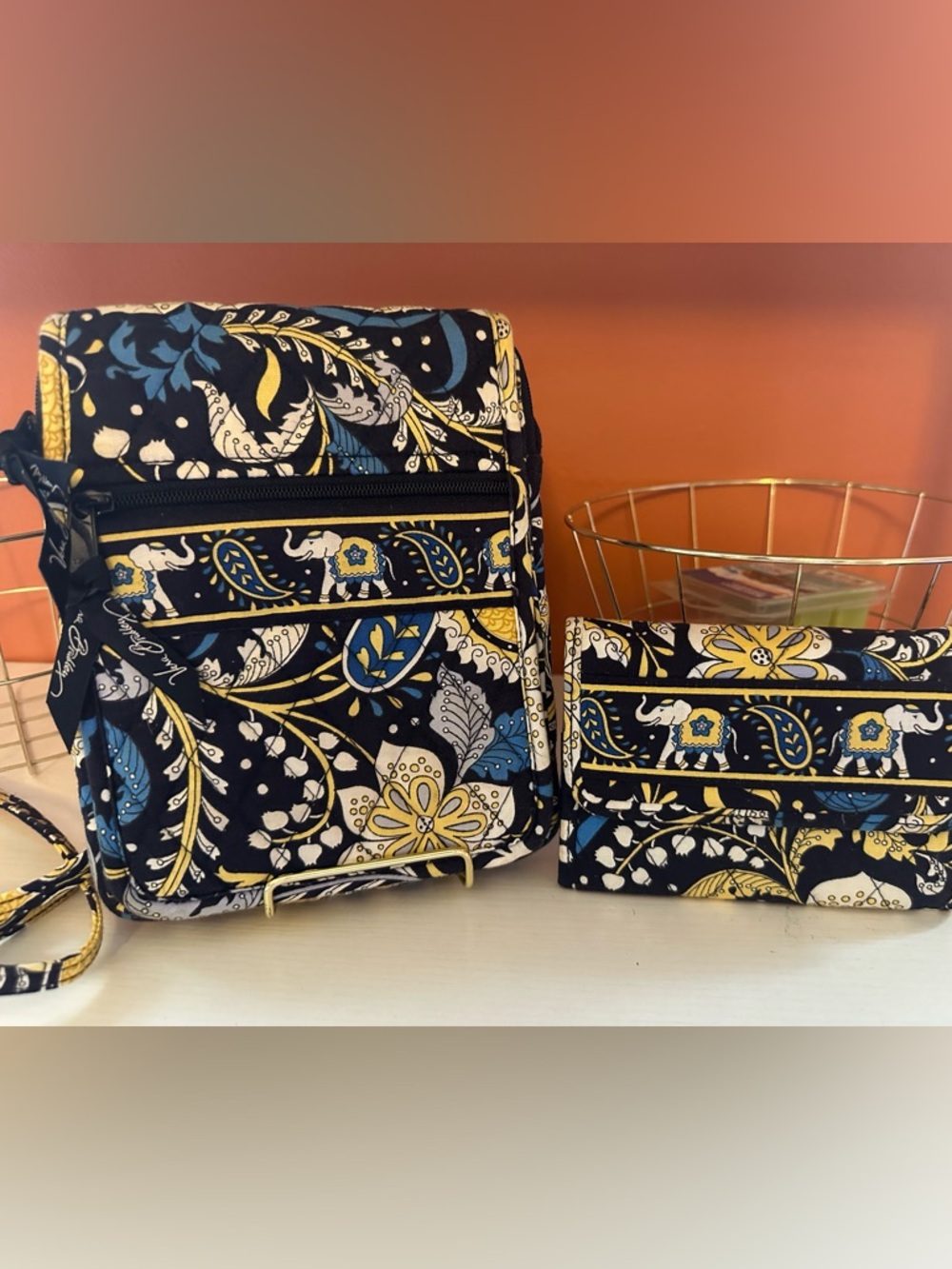 VERA BRADLEY Crossbody Bag and Wallet “Elle Blue” retired print(EUC) - Picture 12 of 16
